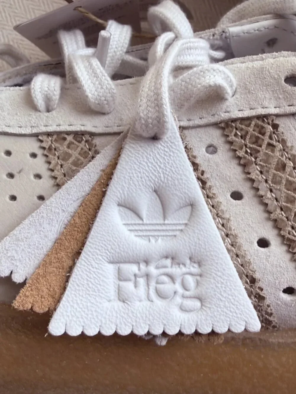adidas Kith Ronnie Fieg  Clarks 8th Street AS350 Kithmas JS1712 Men's 8 US NWT